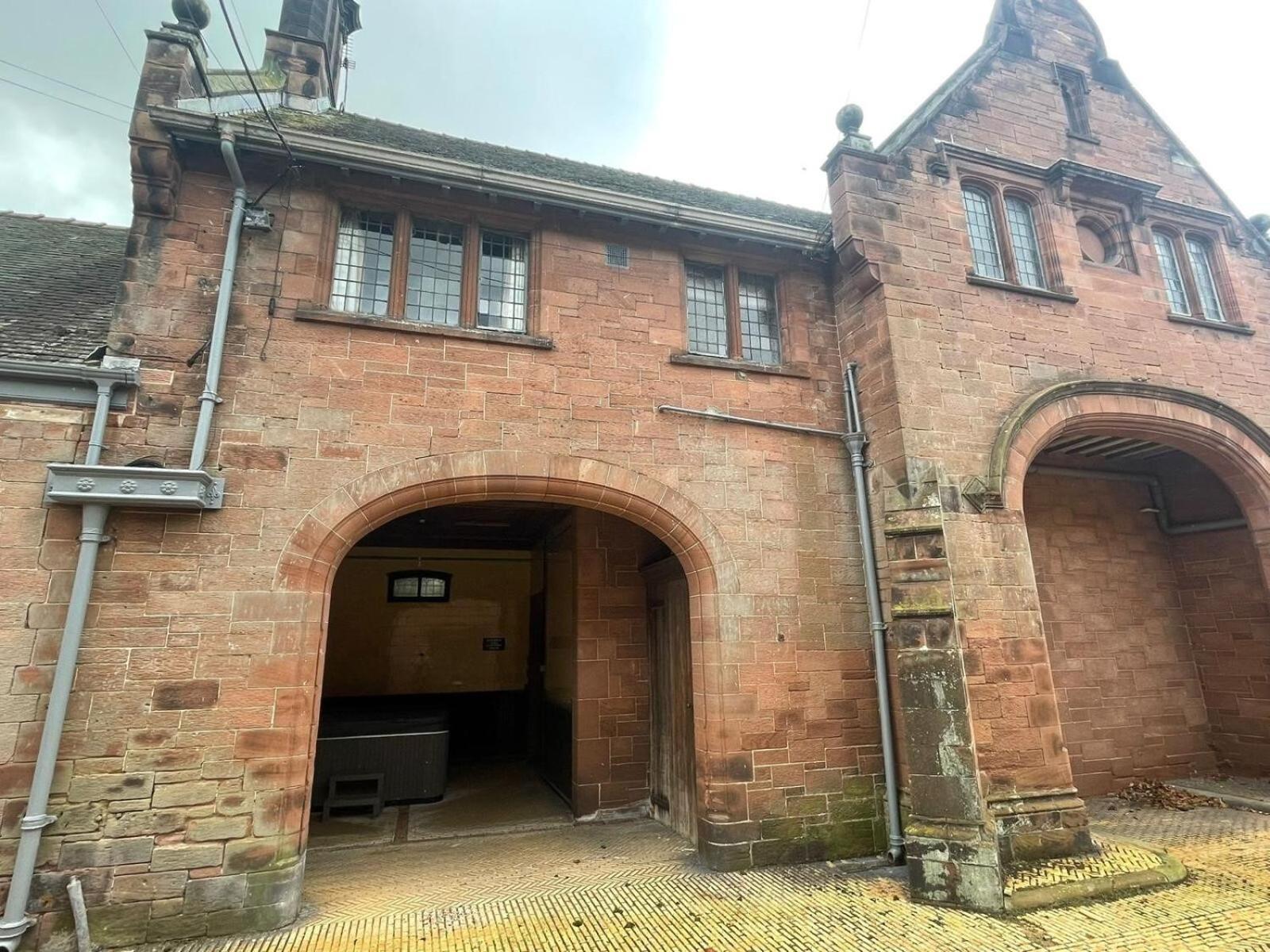 Thornton Manor - Holiday Cottages And Apartments Heswall Room photo