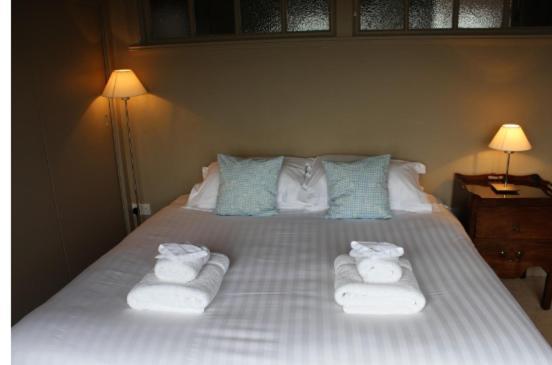 Thornton Manor - Holiday Cottages And Apartments Heswall Room photo